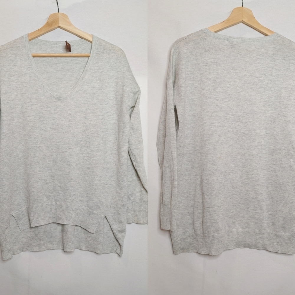 Kerisma VNeck Long Sleeve Sweater Light Marled Gray Wool Blend Small Medium‎